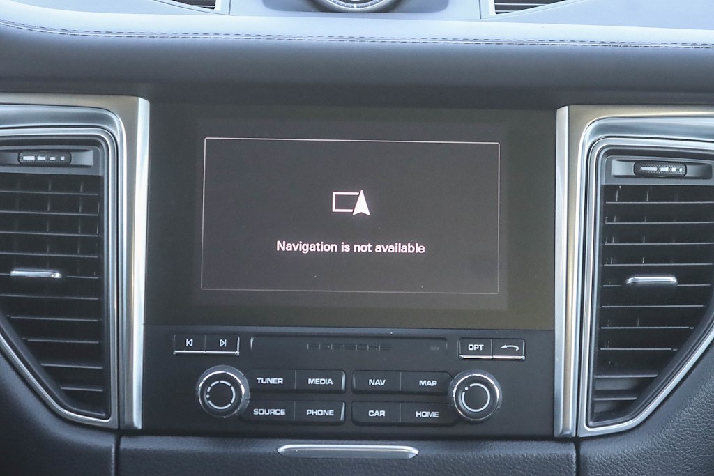 Thumbnail: 2018 Porsche Macan - 20