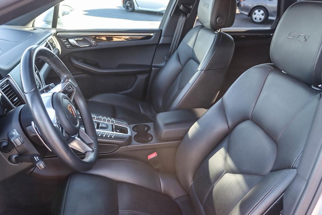 Thumbnail: 2018 Porsche Macan - 10