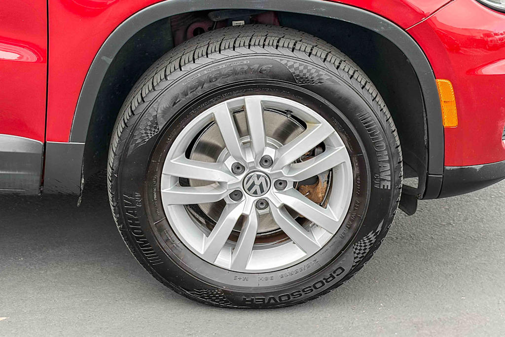 Thumbnail: 2015 Volkswagen Tiguan - 6