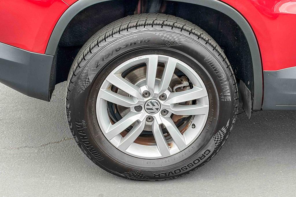 Thumbnail: 2015 Volkswagen Tiguan - 20