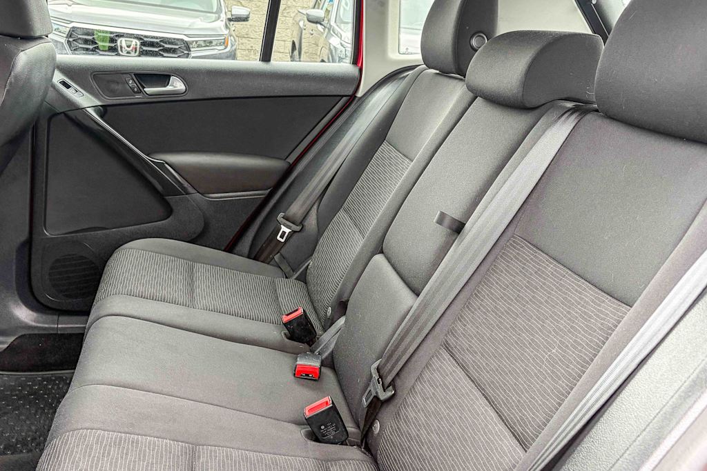 Thumbnail: 2015 Volkswagen Tiguan - 11