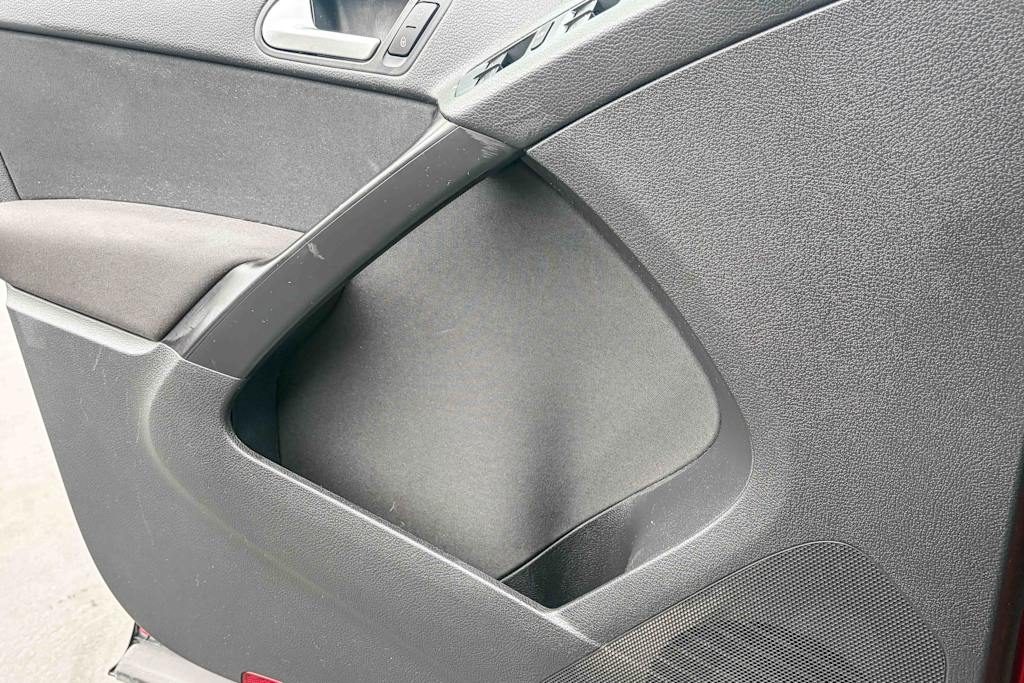 Thumbnail: 2015 Volkswagen Tiguan - 22