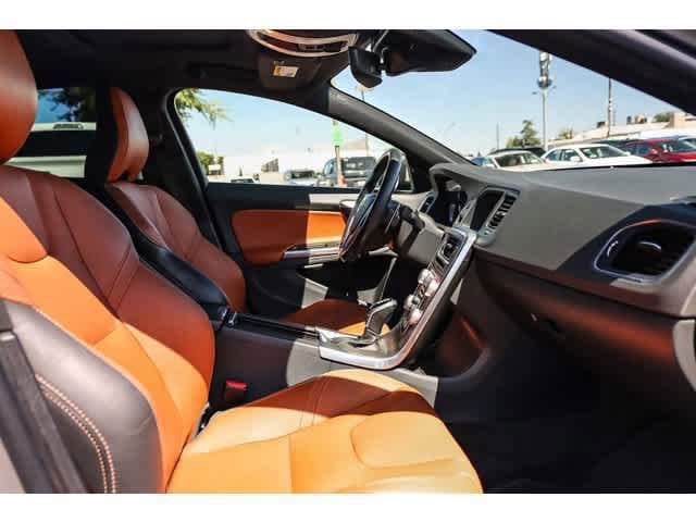 Thumbnail: 2016 Volvo S60 - 9
