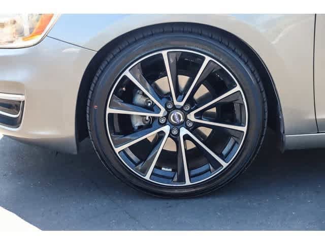 Thumbnail: 2016 Volvo S60 - 21