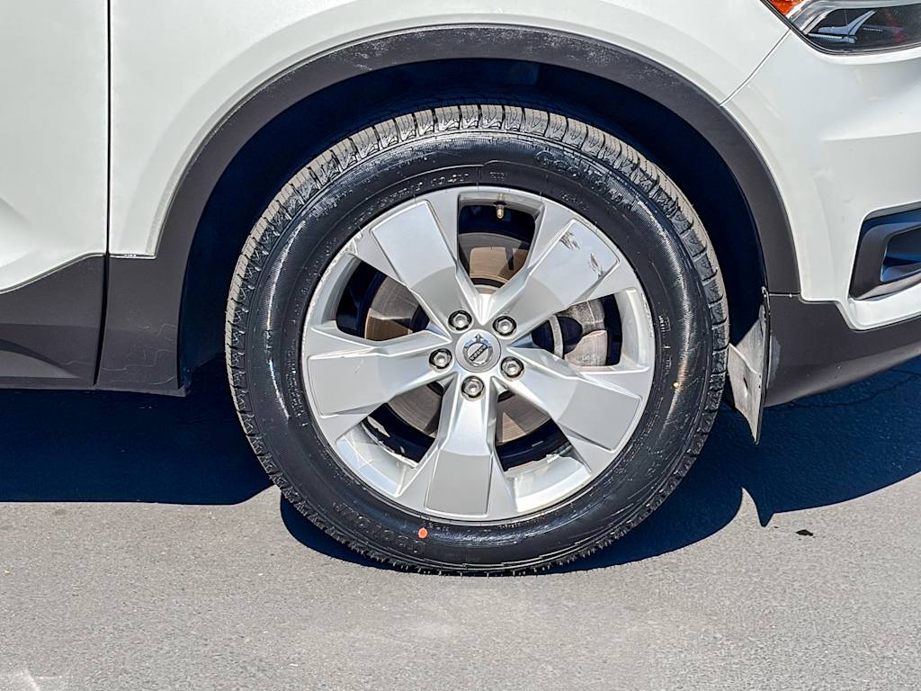 Thumbnail: 2021 Volvo XC40 - 7