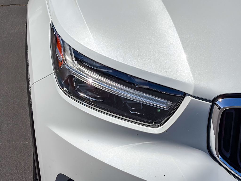 Thumbnail: 2021 Volvo XC40 - 18