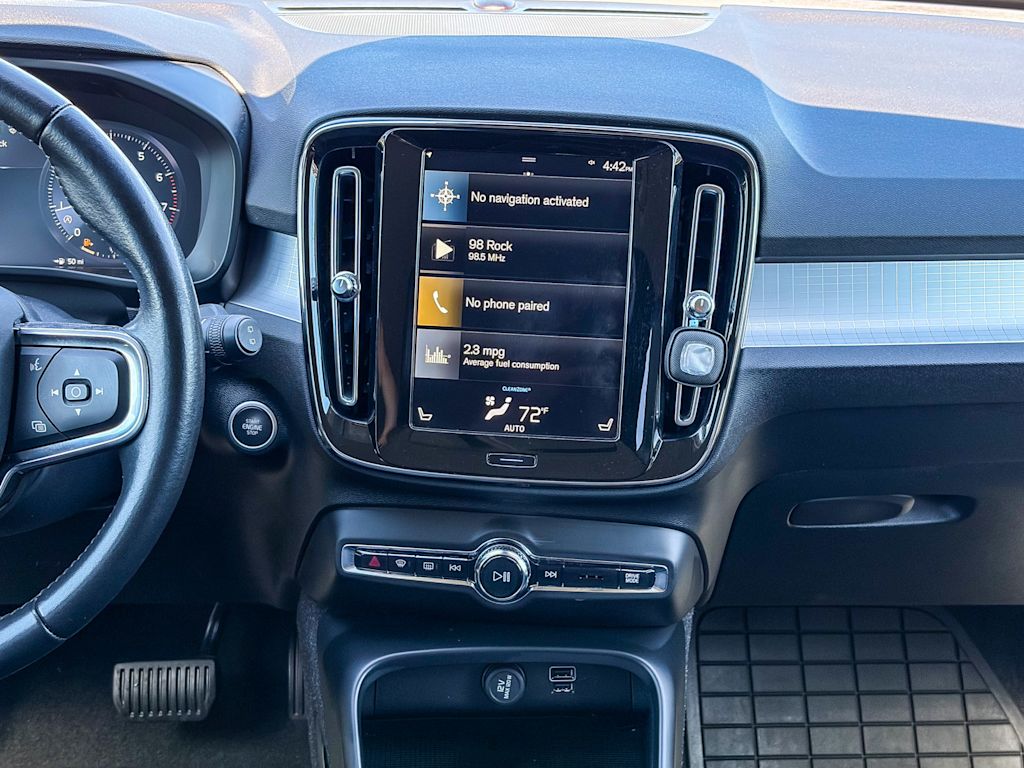 Thumbnail: 2021 Volvo XC40 - 13