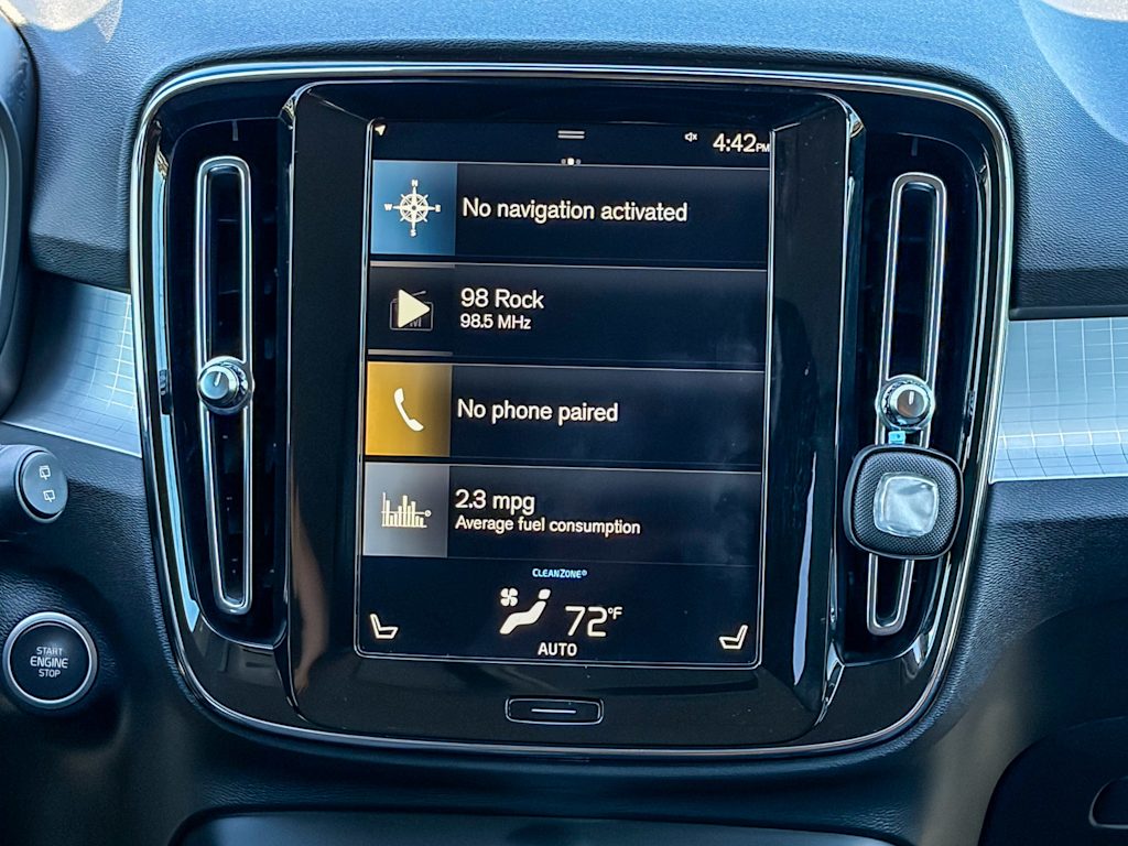 Thumbnail: 2021 Volvo XC40 - 21