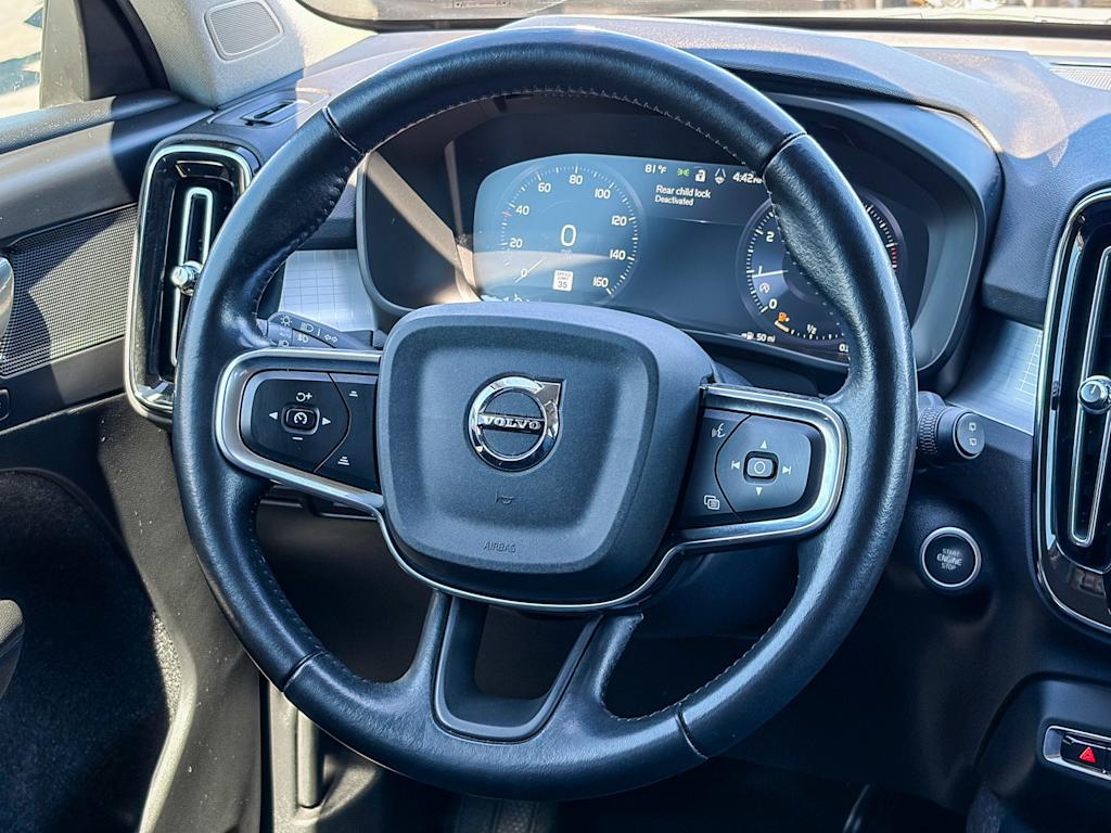 Thumbnail: 2021 Volvo XC40 - 9