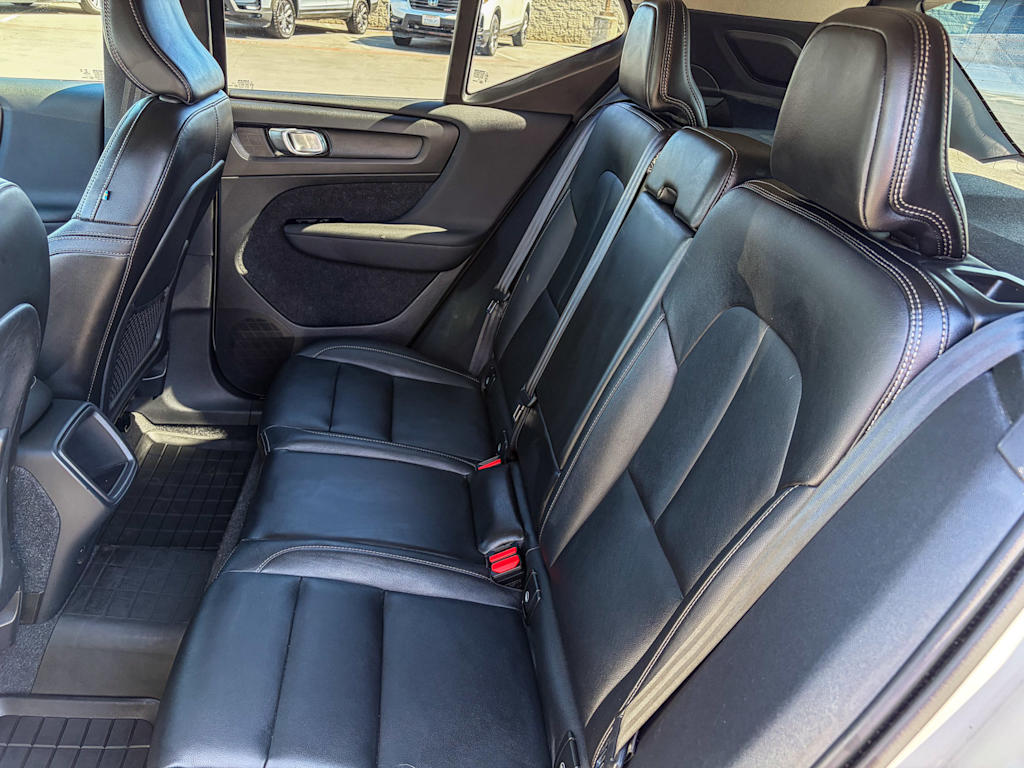 Thumbnail: 2021 Volvo XC40 - 12