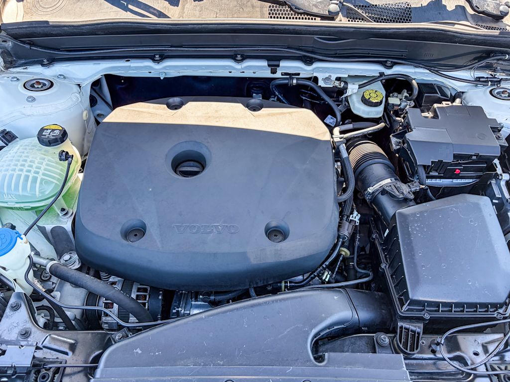 Thumbnail: 2021 Volvo XC40 - 8