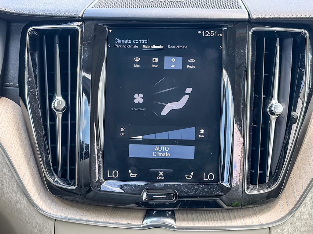 Thumbnail: 2020 Volvo XC60 - 22