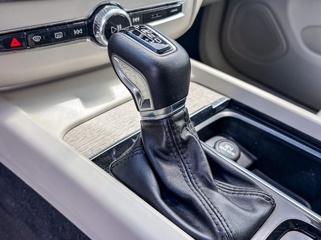 Thumbnail: 2020 Volvo XC60 - 14