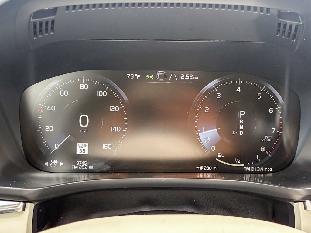 Thumbnail: 2020 Volvo XC60 - 15