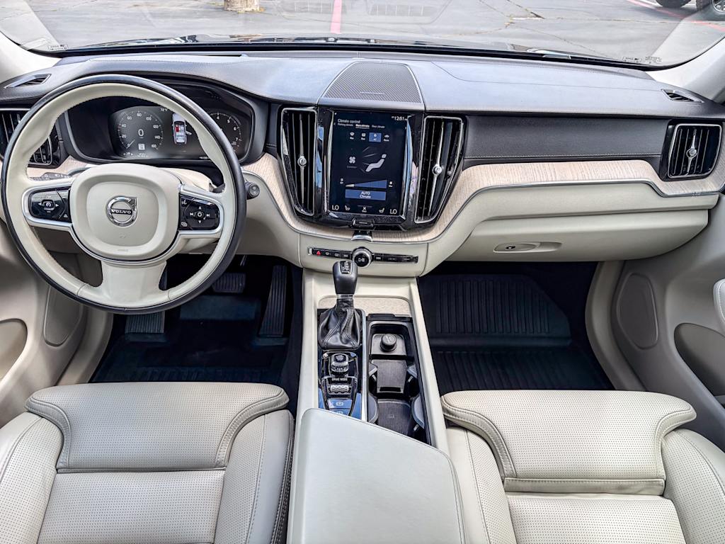 Thumbnail: 2020 Volvo XC60 - 2
