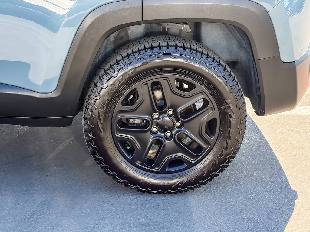 Thumbnail: 2018 Jeep Renegade - 20