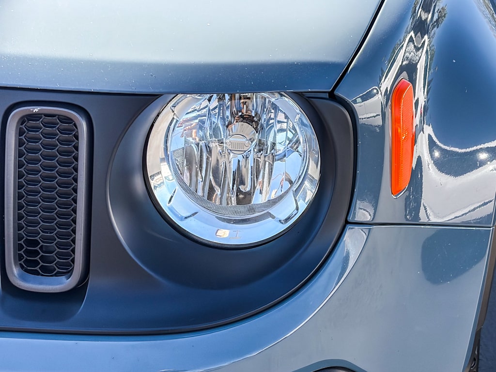 Thumbnail: 2018 Jeep Renegade - 18