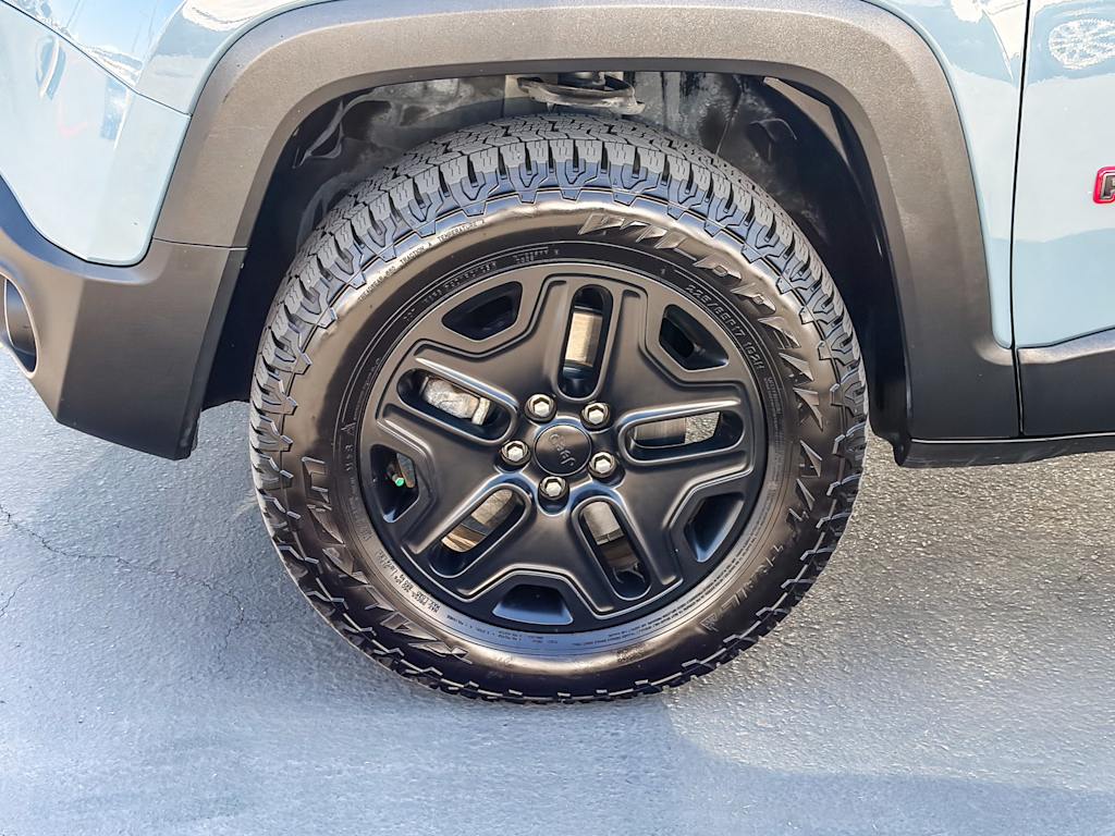 Thumbnail: 2018 Jeep Renegade - 6