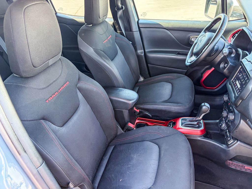 Thumbnail: 2018 Jeep Renegade - 9