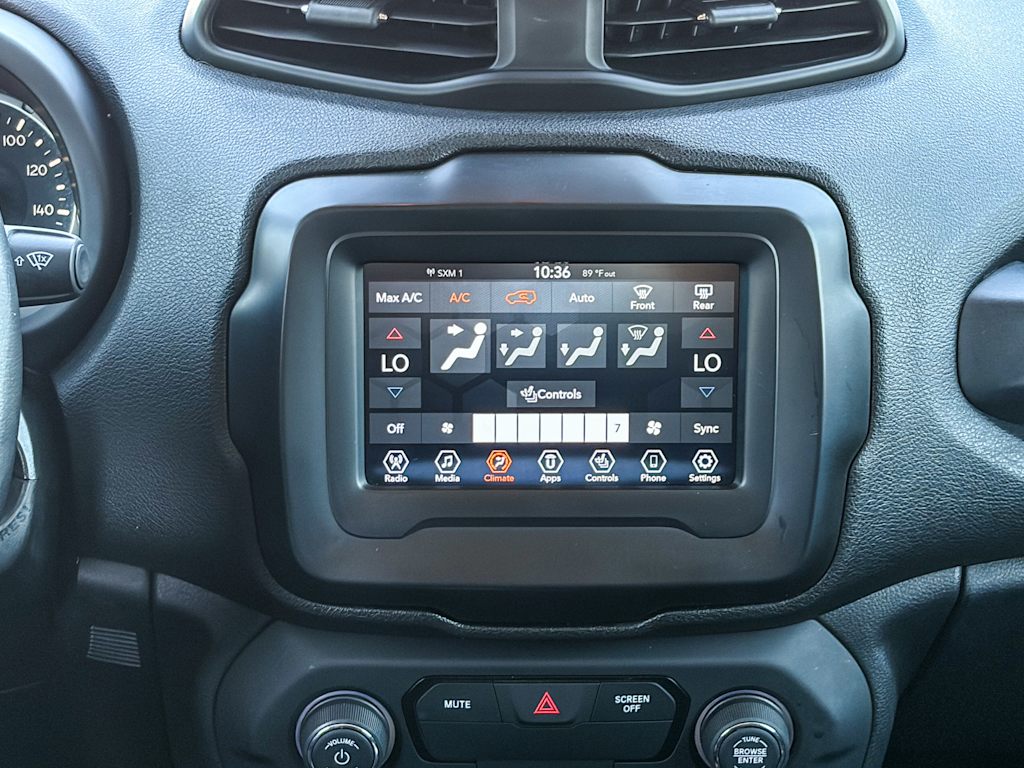 Thumbnail: 2018 Jeep Renegade - 21