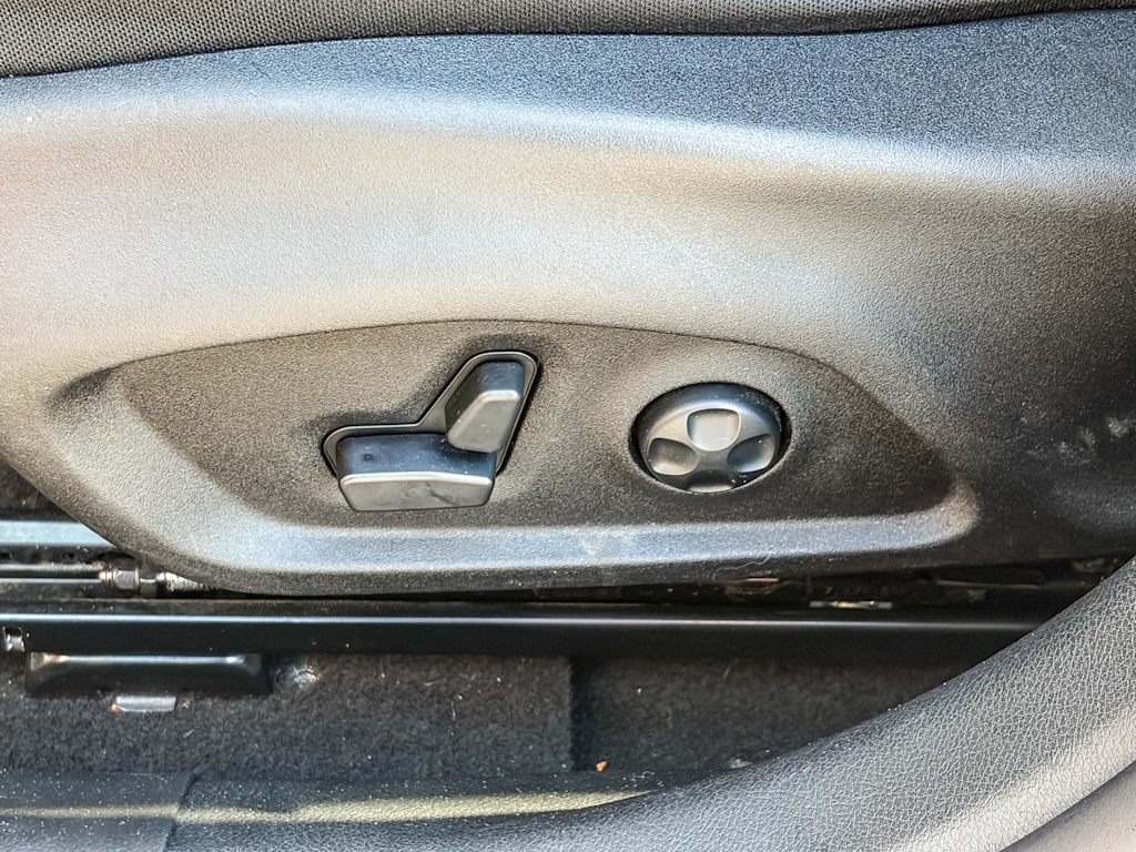 Thumbnail: 2018 Jeep Renegade - 23