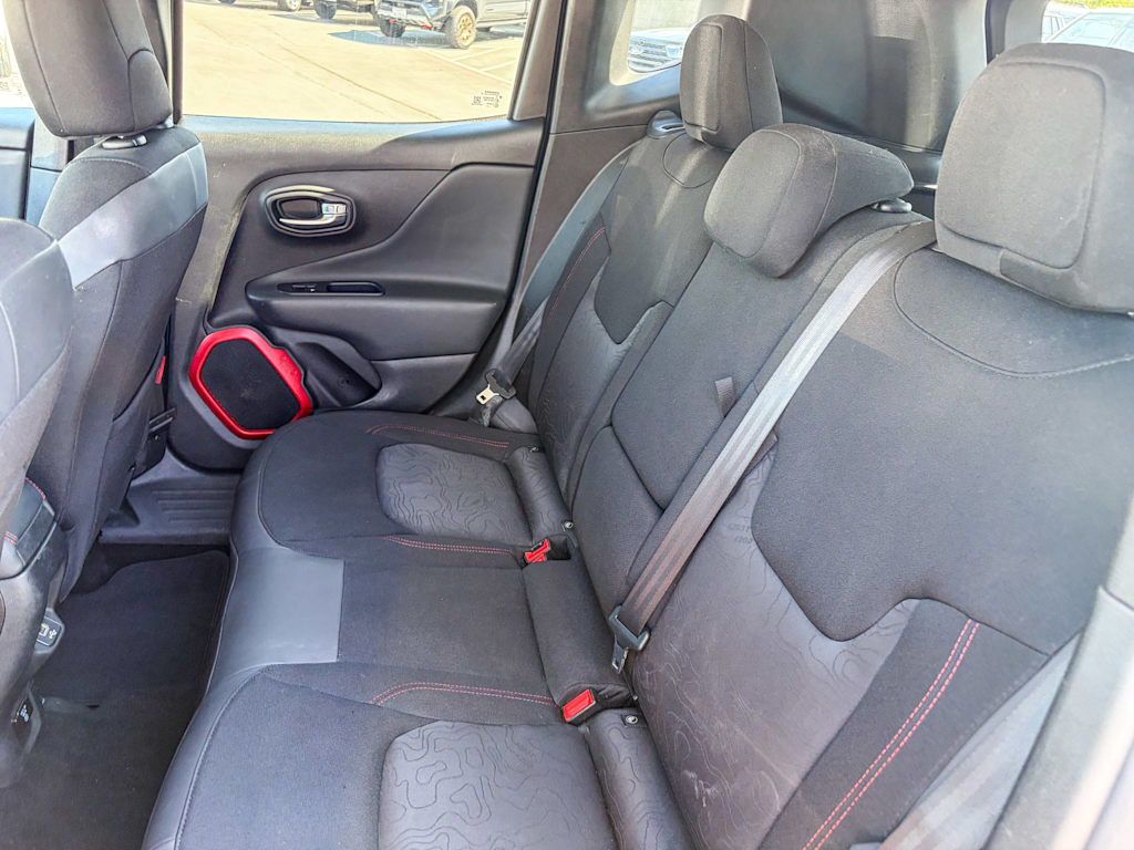 Thumbnail: 2018 Jeep Renegade - 11