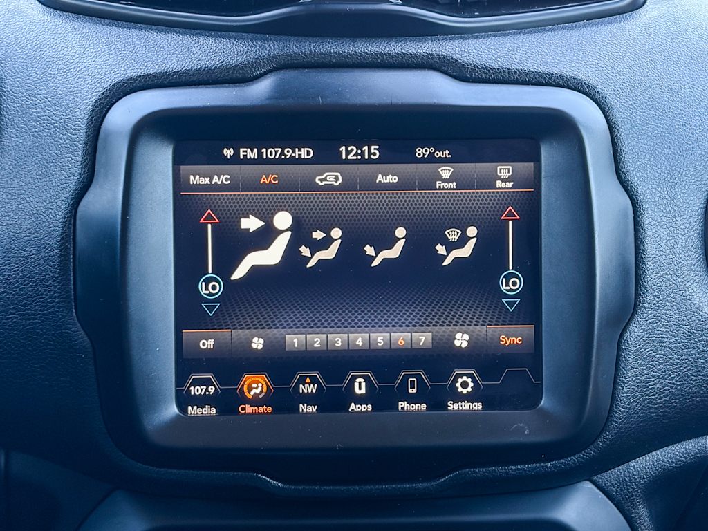 Thumbnail: 2022 Jeep Renegade - 22