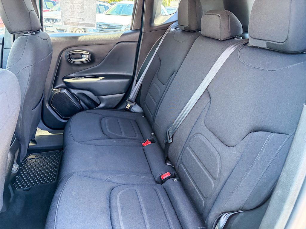 Thumbnail: 2022 Jeep Renegade - 23