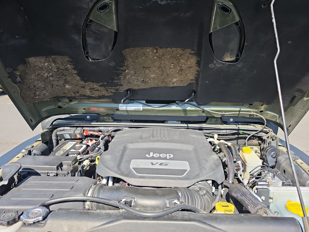 Thumbnail: 2016 Jeep Wrangler - 8