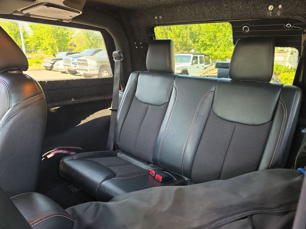 Thumbnail: 2016 Jeep Wrangler - 11