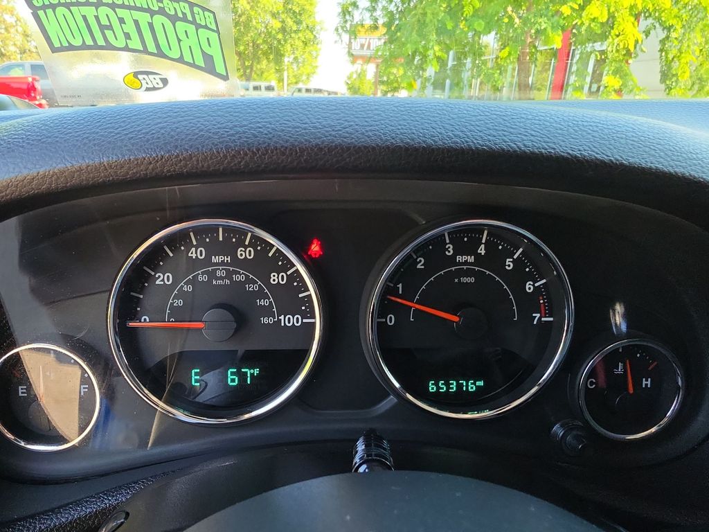 Thumbnail: 2016 Jeep Wrangler - 13