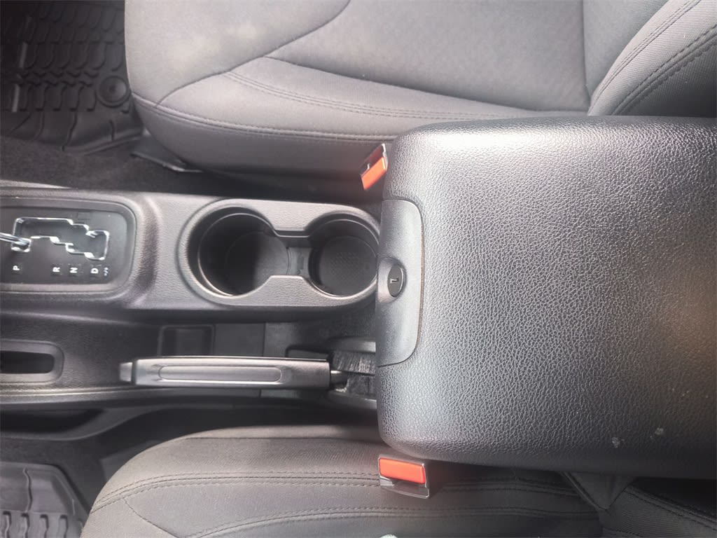 Thumbnail: 2017 Jeep Wrangler - 23