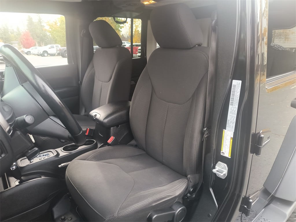 Thumbnail: 2017 Jeep Wrangler - 8