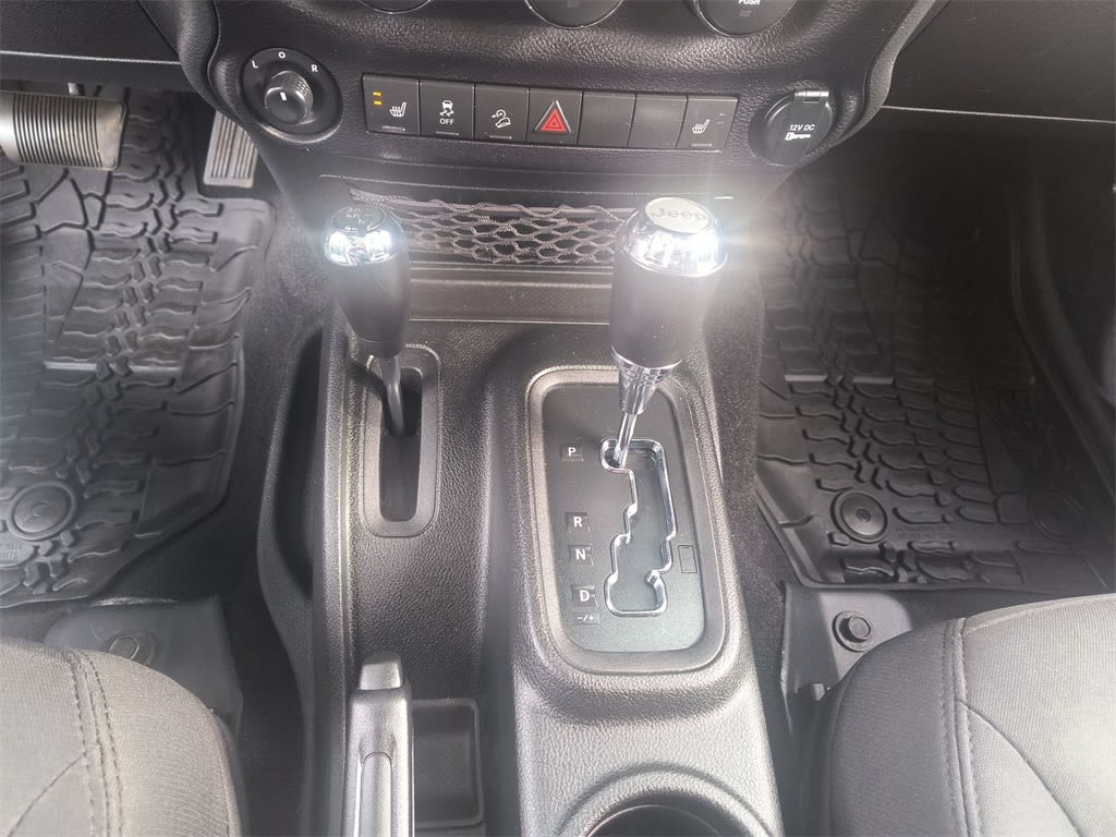 Thumbnail: 2017 Jeep Wrangler - 12