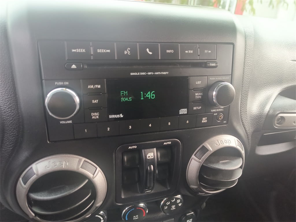 Thumbnail: 2017 Jeep Wrangler - 11