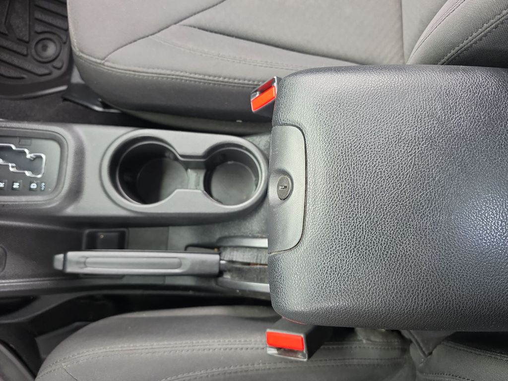Thumbnail: 2015 Jeep Wrangler - 23