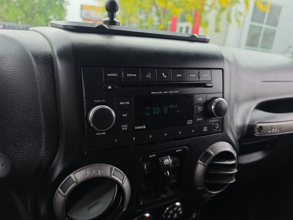 Thumbnail: 2015 Jeep Wrangler - 12