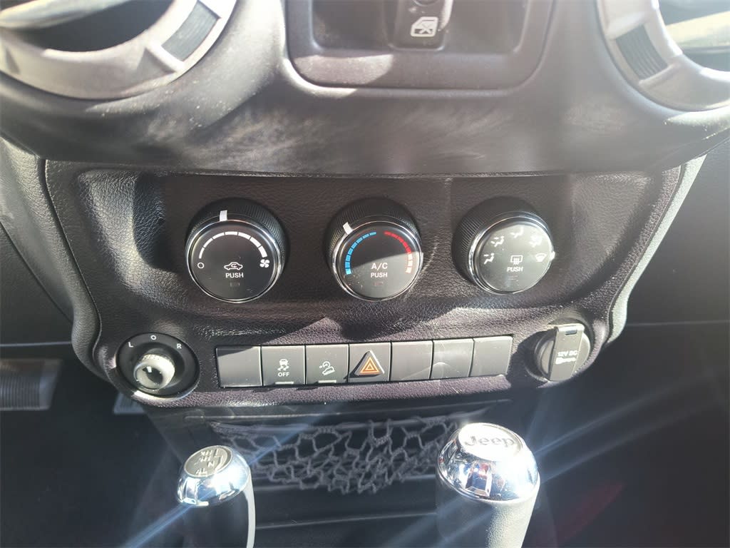 Thumbnail: 2016 Jeep Wrangler - 22