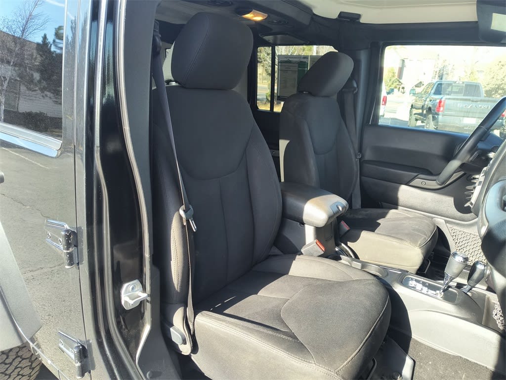 Thumbnail: 2016 Jeep Wrangler - 9