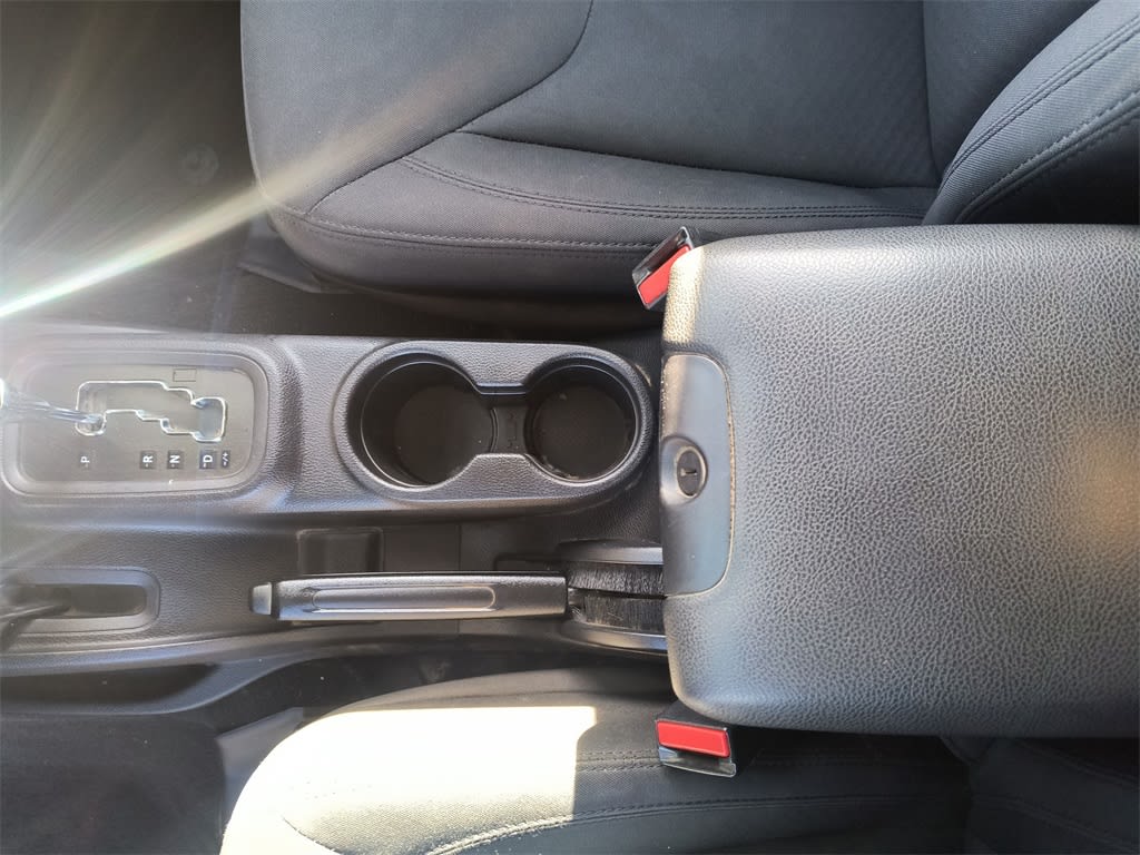 Thumbnail: 2016 Jeep Wrangler - 23