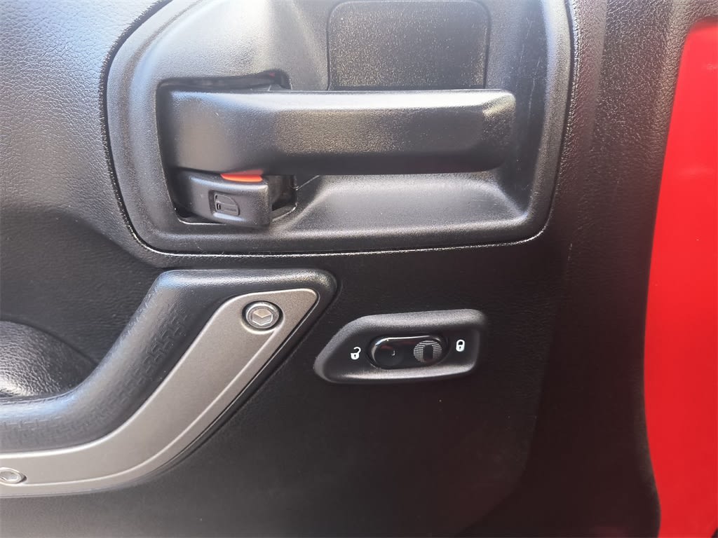 Thumbnail: 2018 Jeep Wrangler - 21