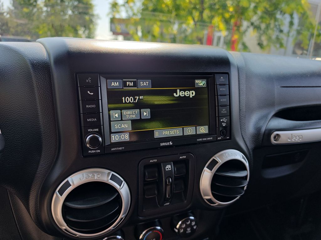Thumbnail: 2015 Jeep Wrangler - 11
