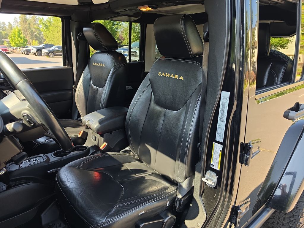 Thumbnail: 2015 Jeep Wrangler - 8