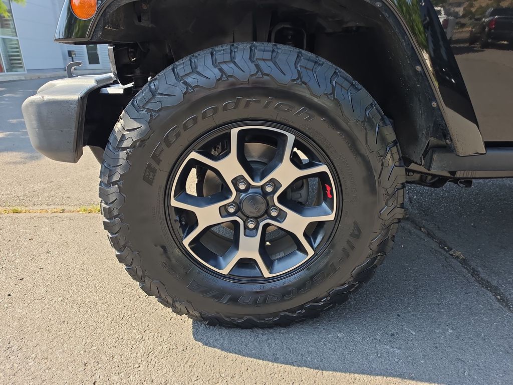 Thumbnail: 2015 Jeep Wrangler - 6