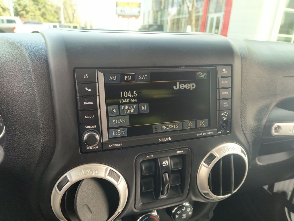 Thumbnail: 2017 Jeep Wrangler - 11