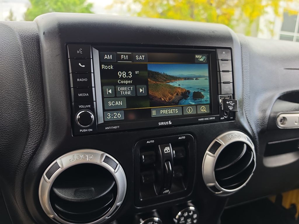 Thumbnail: 2015 Jeep Wrangler - 11