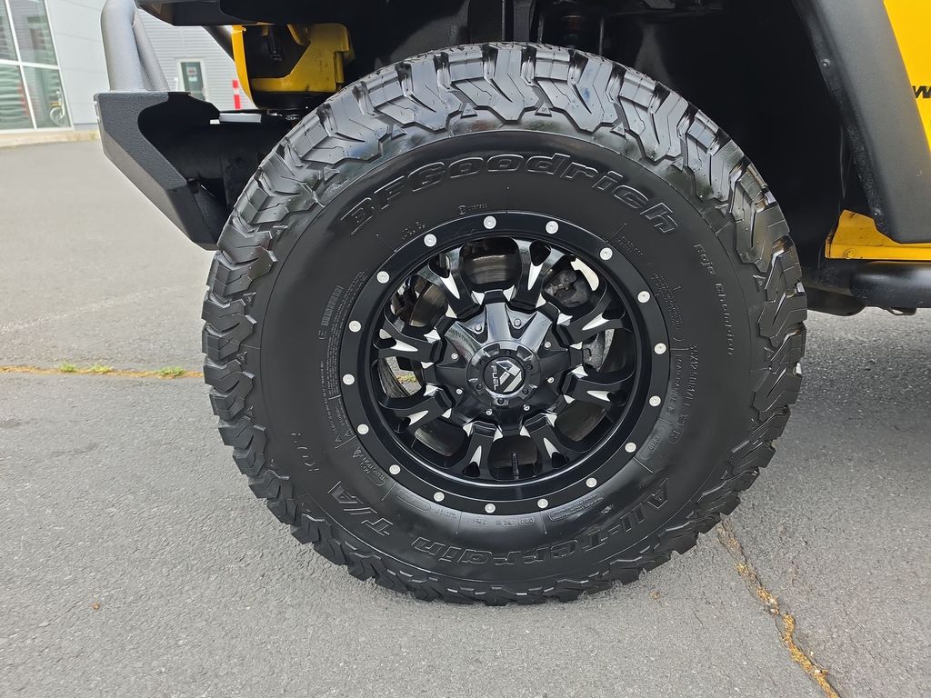 Thumbnail: 2015 Jeep Wrangler - 6