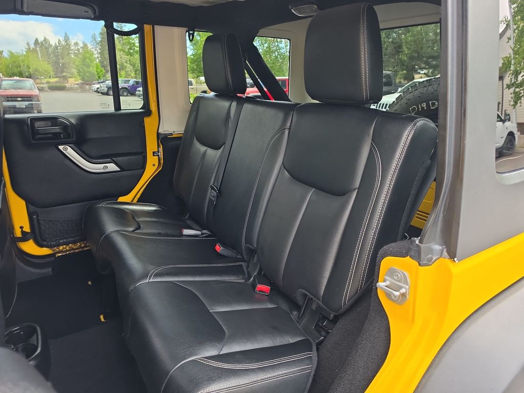 Thumbnail: 2015 Jeep Wrangler - 10