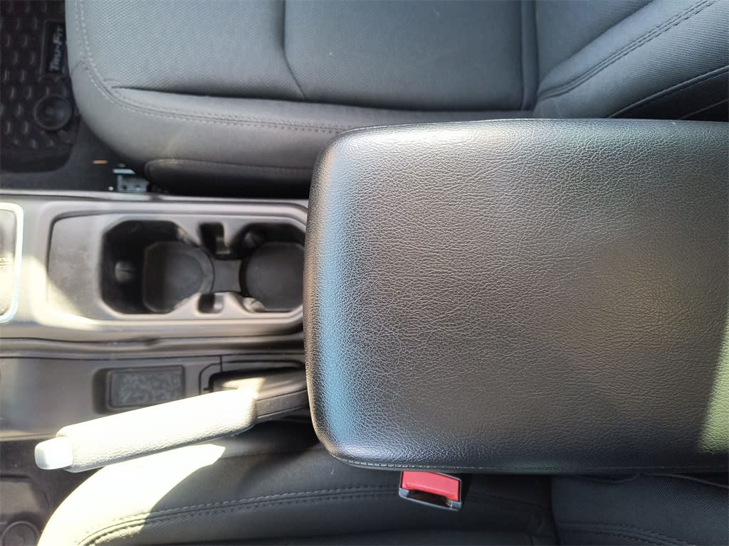 Thumbnail: 2022 Jeep Wrangler - 23