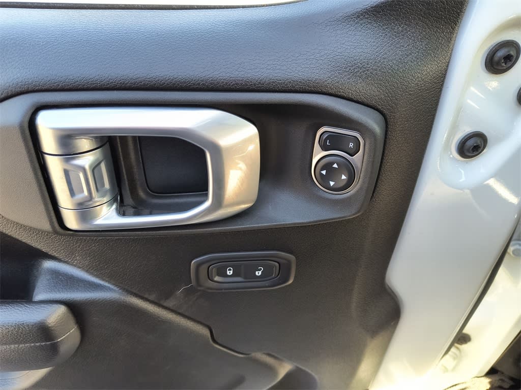 Thumbnail: 2022 Jeep Wrangler - 20